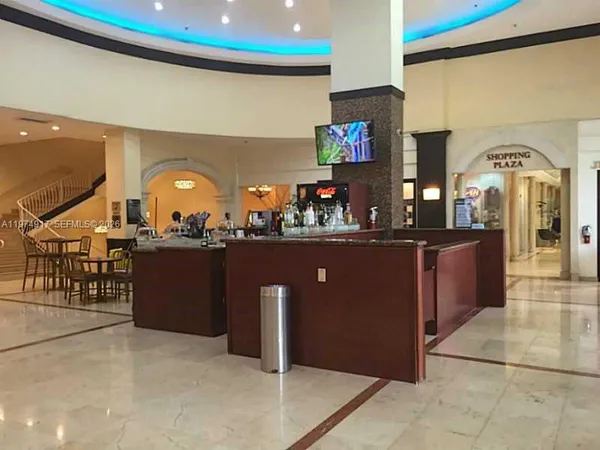 $1,950 | 19201 Collins Avenue, Unit 432, Sunny Isles Beach, FL 33160