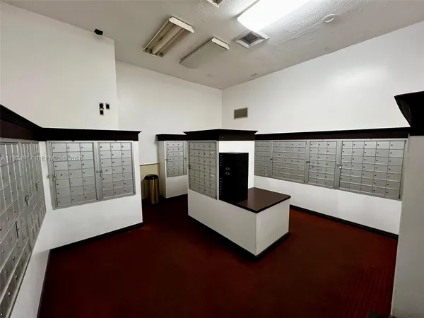 $1,950 | 19201 Collins Avenue, Unit 432, Sunny Isles Beach, FL 33160