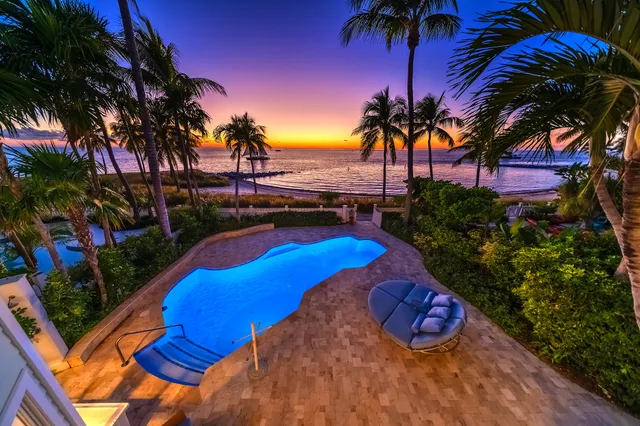 $7,950,000 | 16 Sunset Key Drive, Key West, FL 33040