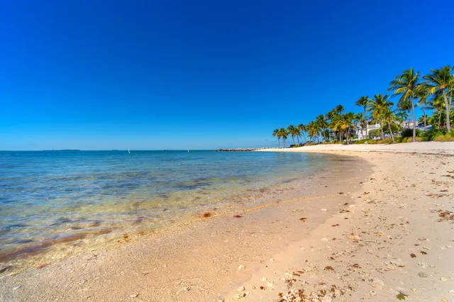 $7,950,000 | 16 Sunset Key Drive, Key West, FL 33040