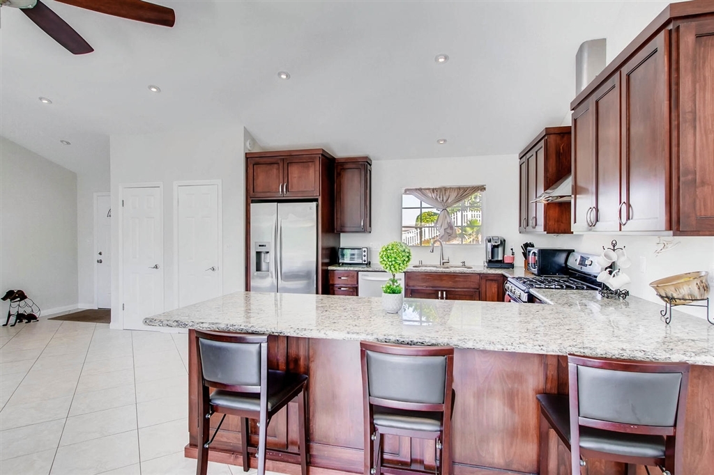 12642 Campo Road Spring Valley, CA 91978 - Photo 3 of 25 Gallery Image 3