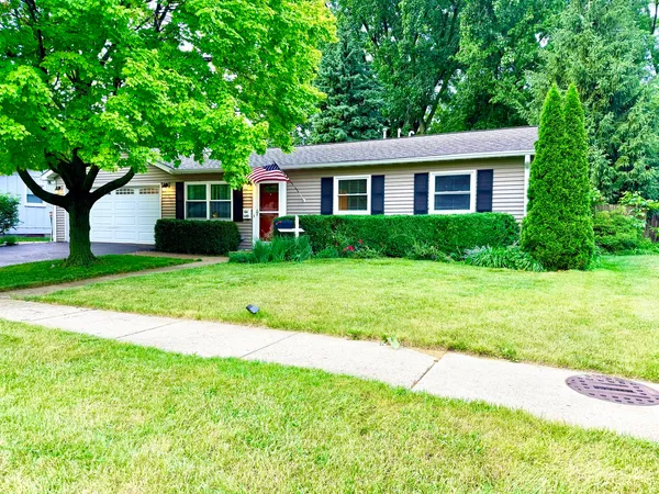 $228,000 | 1449 Hulmes Drive, DeKalb, IL 60115