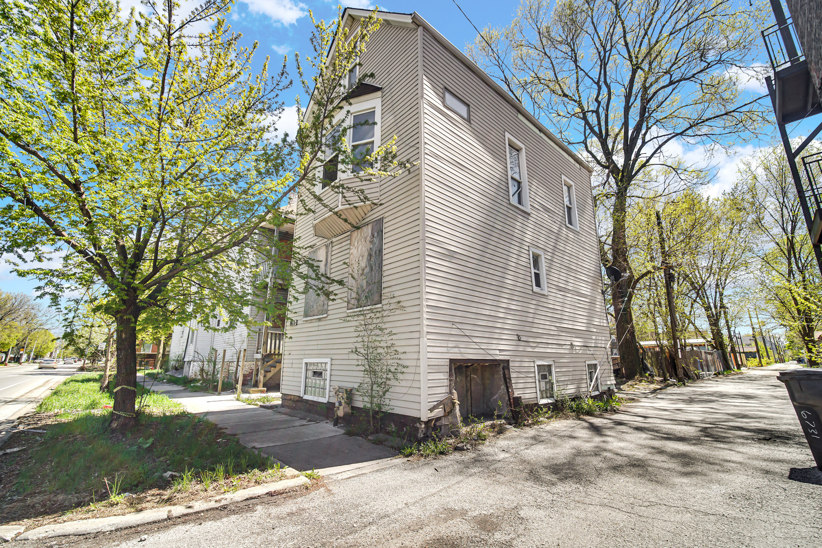 911 West Marquette Rd  