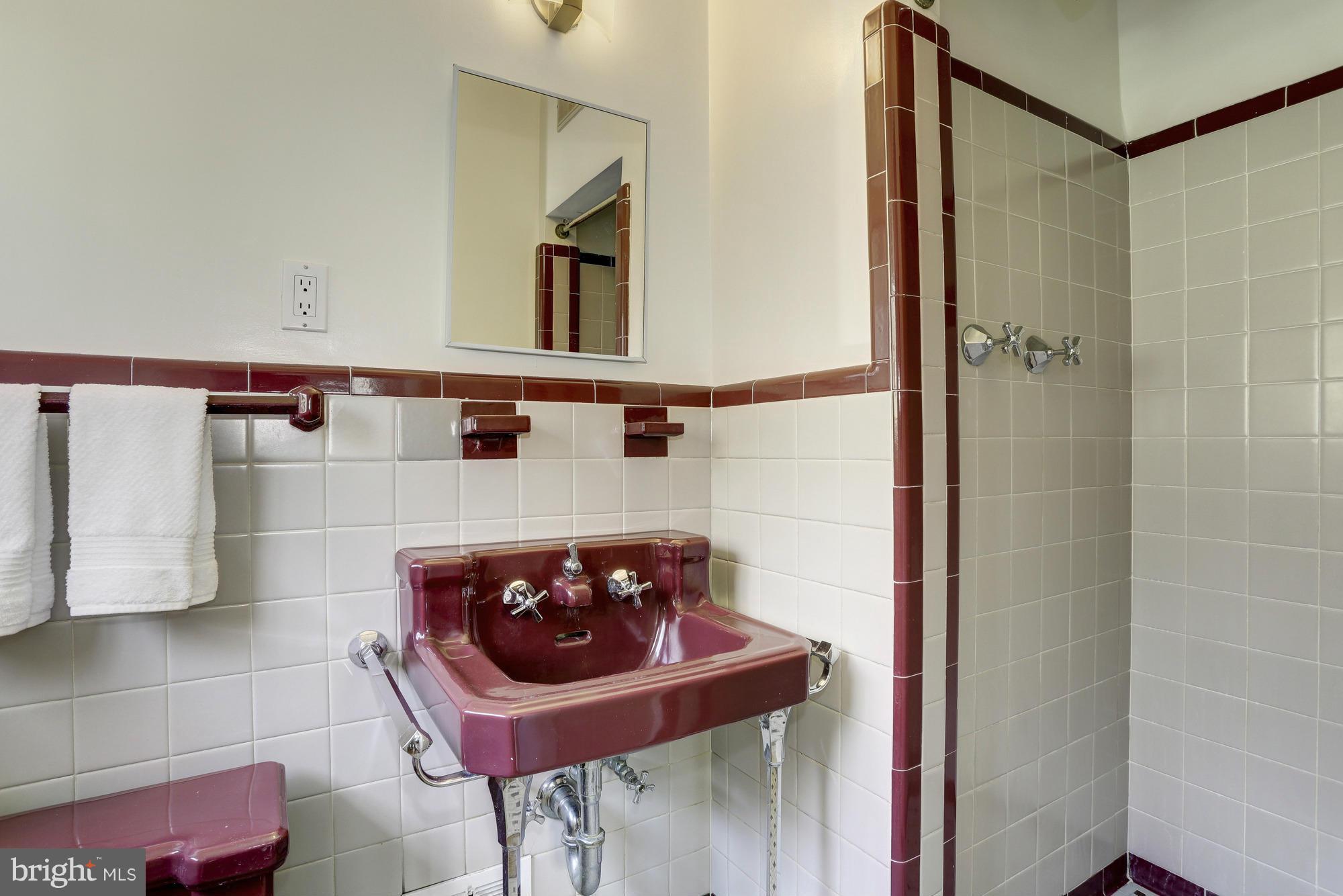 9515 St Andrews Way Silver Spring, MD 20901 - Photo 12 of 30 Bath (Master)