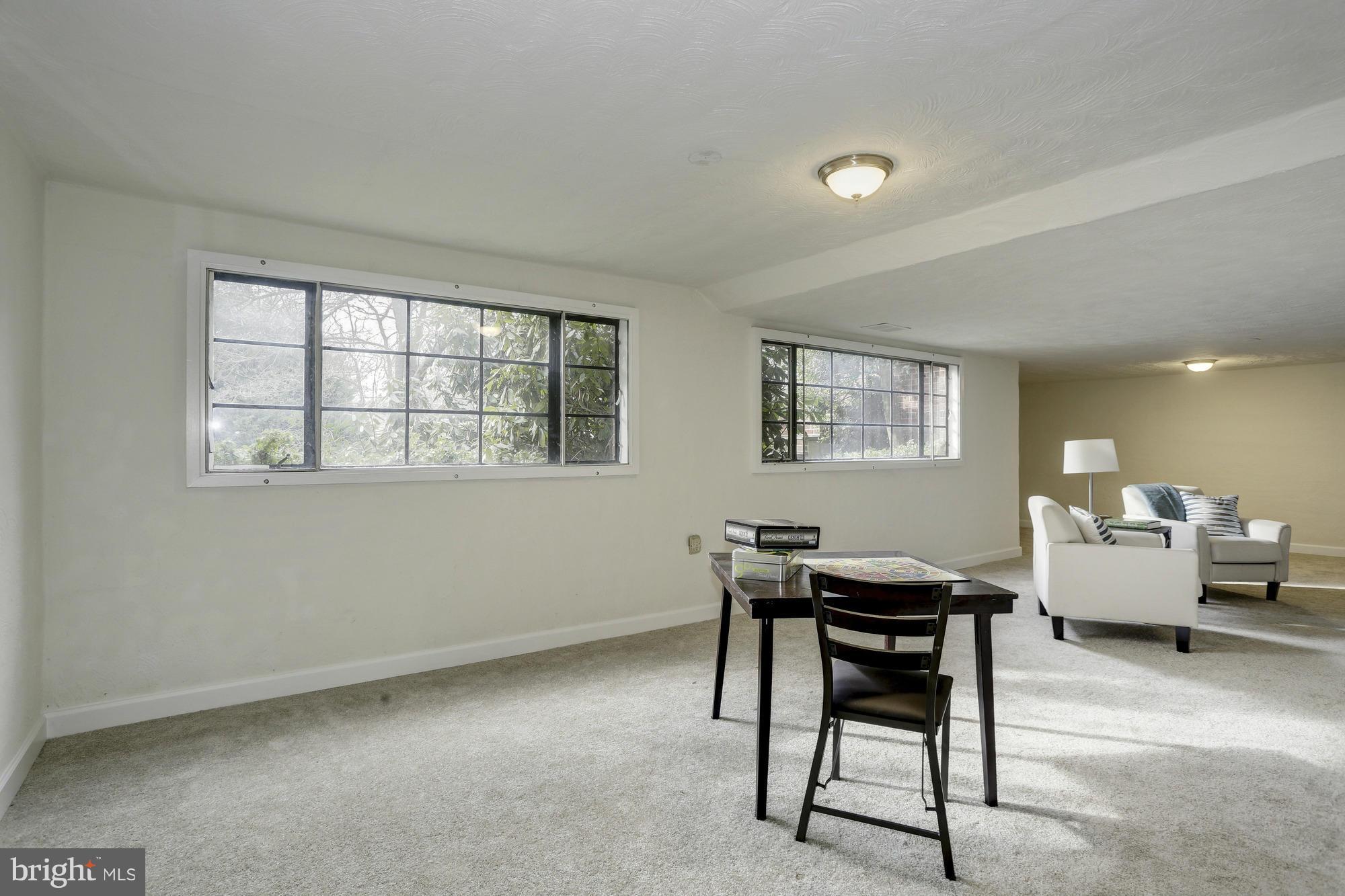 9515 St Andrews Way Silver Spring, MD 20901 - Photo 23 of 30 Family Room