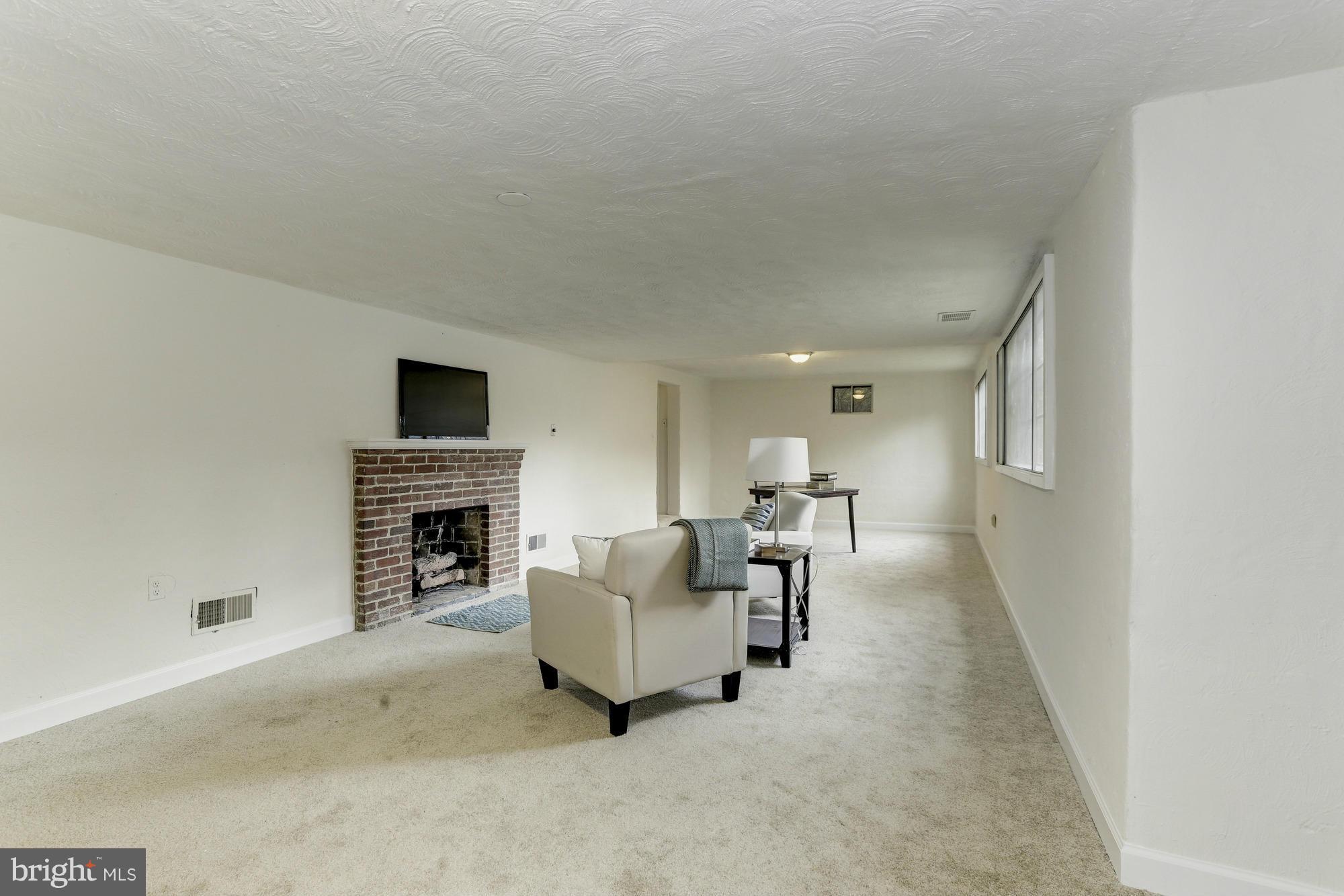 9515 St Andrews Way Silver Spring, MD 20901 - Photo 24 of 30 Family Room