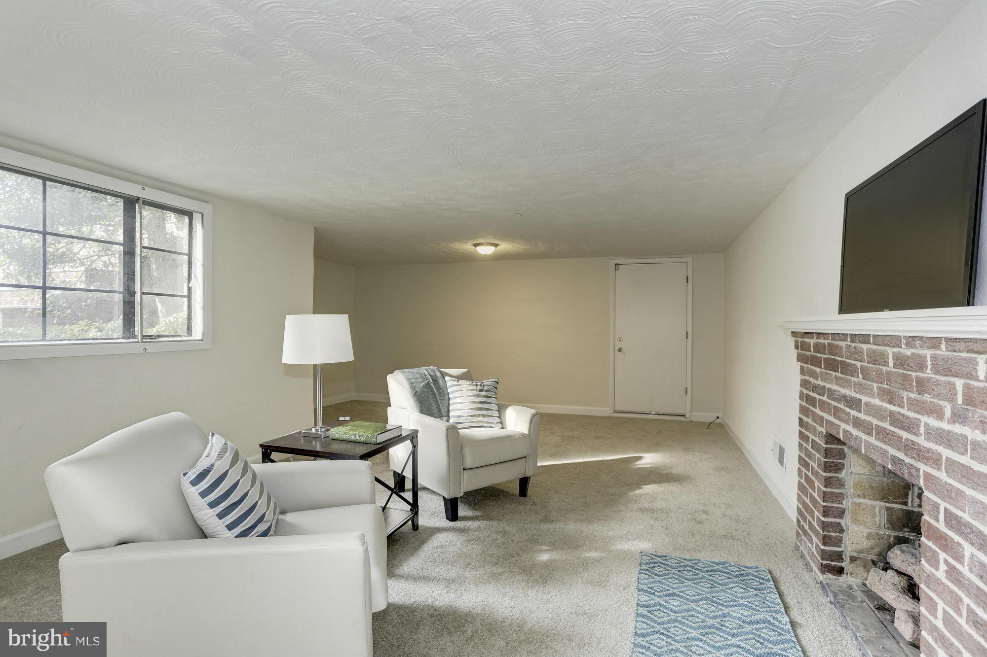 9515 St Andrews Way Silver Spring, MD 20901 - Photo 25 of 30 Family Room