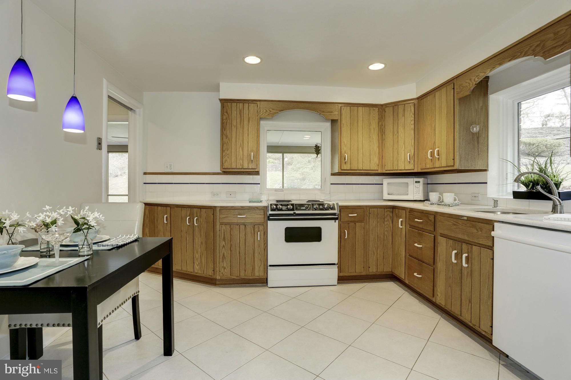 9515 St Andrews Way Silver Spring, MD 20901 - Photo 6 of 30 Kitchen
