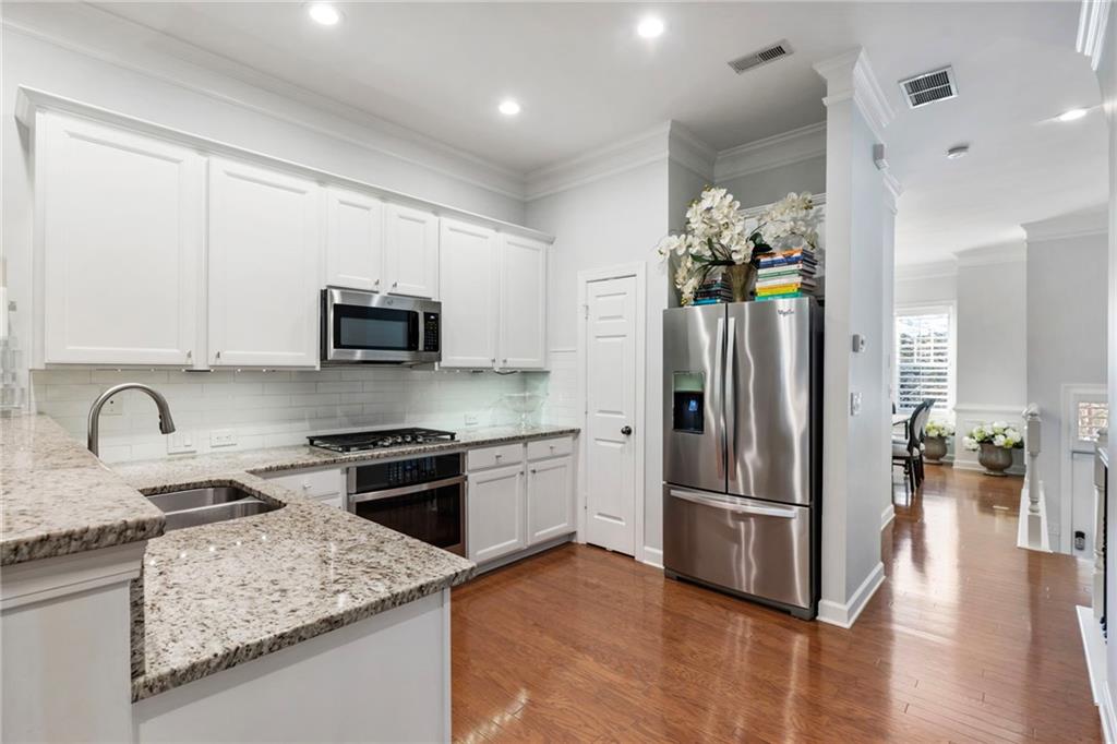 1990 Cobblestone Circle Northeast Atlanta, GA 30319 - Photo 7 of 42