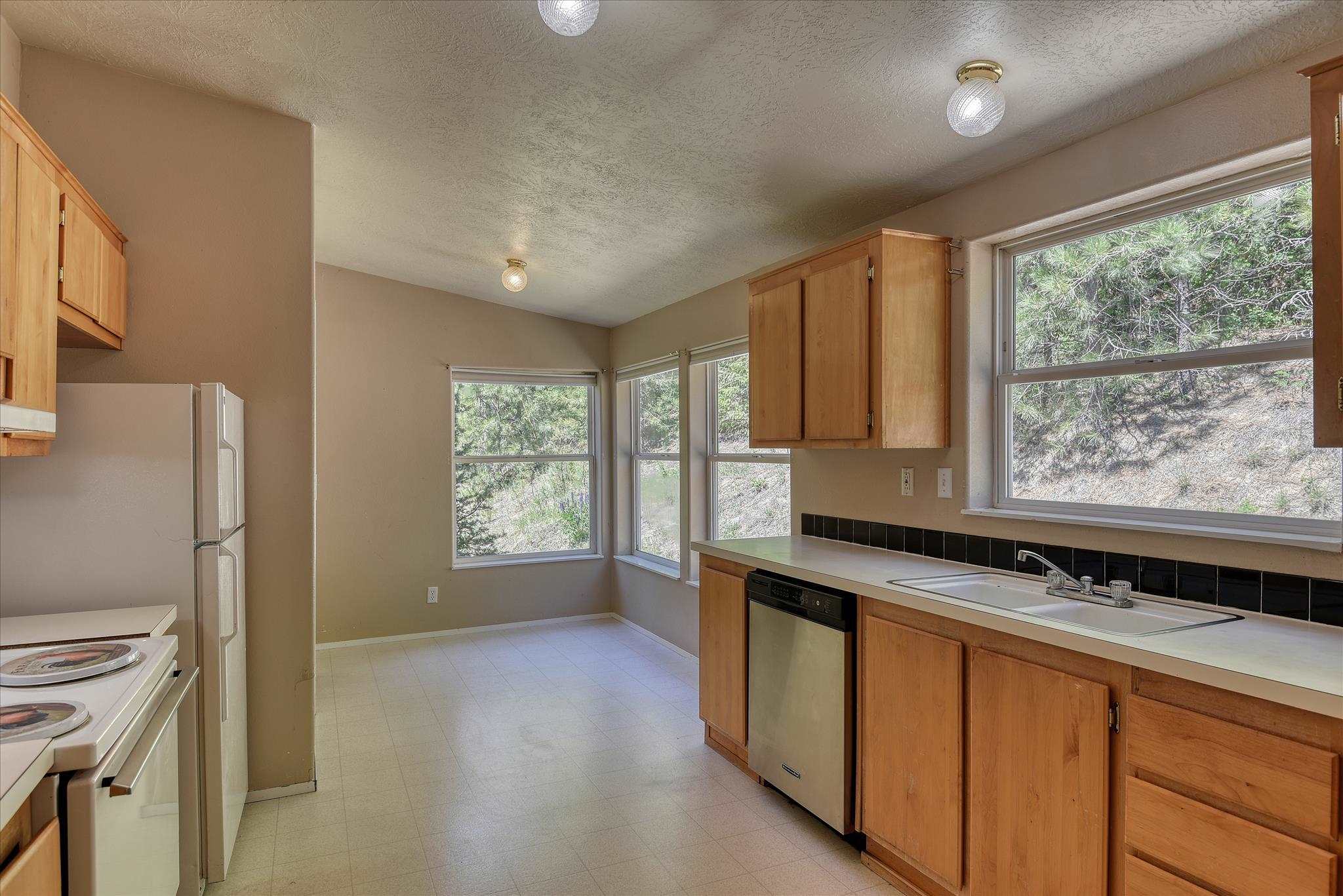 229 Gray Road Newport, WA 99156 - Photo 10 of 14