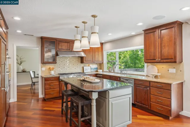 $2,695,000 | 561 Morecroft Road, Lafayette, CA 94549