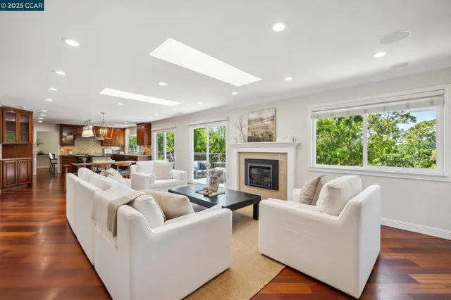 $2,695,000 | 561 Morecroft Road, Lafayette, CA 94549