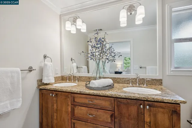 $2,695,000 | 561 Morecroft Road, Lafayette, CA 94549