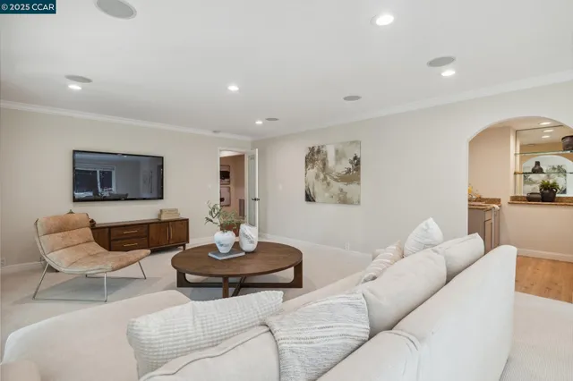$2,695,000 | 561 Morecroft Road, Lafayette, CA 94549