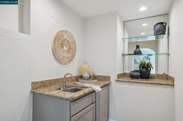 $2,695,000 | 561 Morecroft Road, Lafayette, CA 94549