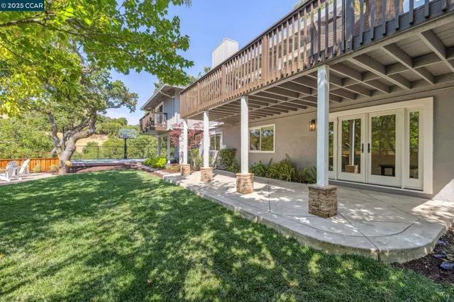 $2,695,000 | 561 Morecroft Road, Lafayette, CA 94549