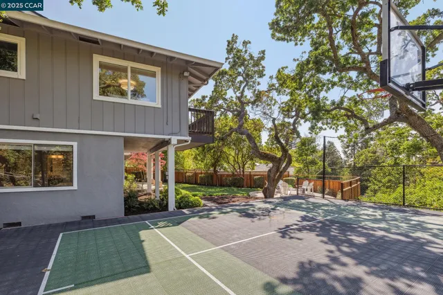 $2,695,000 | 561 Morecroft Road, Lafayette, CA 94549