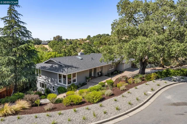 $2,695,000 | 561 Morecroft Road, Lafayette, CA 94549