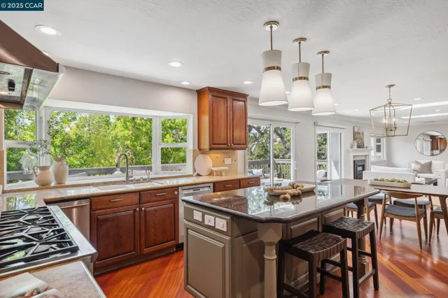 $2,695,000 | 561 Morecroft Road, Lafayette, CA 94549