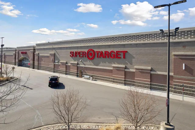 $777,000 | 6040 Oakview Court, Excelsior, MN 55331