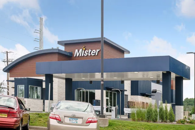 $777,000 | 6040 Oakview Court, Excelsior, MN 55331