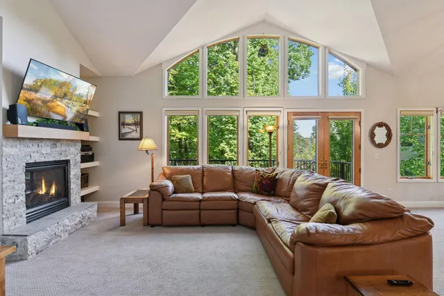 $777,000 | 6040 Oakview Court, Excelsior, MN 55331