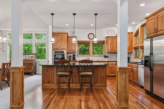 $777,000 | 6040 Oakview Court, Excelsior, MN 55331