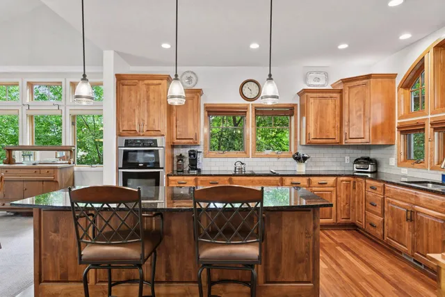 $777,000 | 6040 Oakview Court, Excelsior, MN 55331