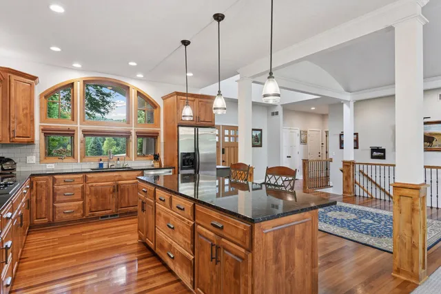 $777,000 | 6040 Oakview Court, Excelsior, MN 55331