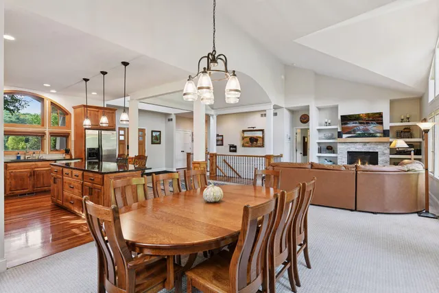 $777,000 | 6040 Oakview Court, Excelsior, MN 55331