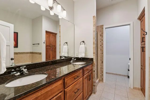 $777,000 | 6040 Oakview Court, Excelsior, MN 55331