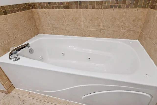 $777,000 | 6040 Oakview Court, Excelsior, MN 55331