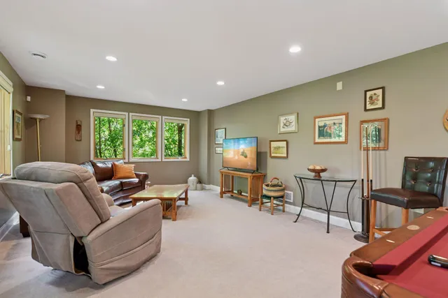 $777,000 | 6040 Oakview Court, Excelsior, MN 55331