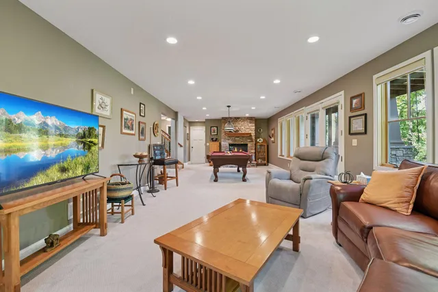 $777,000 | 6040 Oakview Court, Excelsior, MN 55331