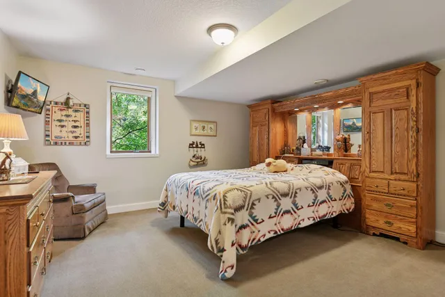 $777,000 | 6040 Oakview Court, Excelsior, MN 55331