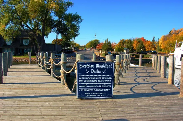 $777,000 | 6040 Oakview Court, Excelsior, MN 55331