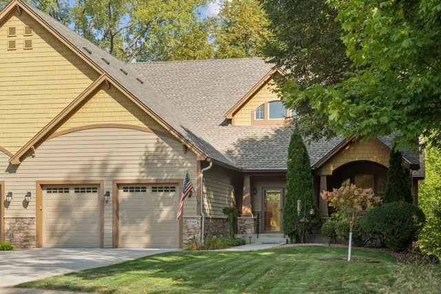 $777,000 | 6040 Oakview Court, Excelsior, MN 55331