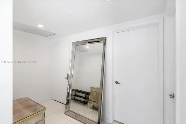$6,250 | 475 Brickell Avenue, Unit 4015, Miami, FL 33131