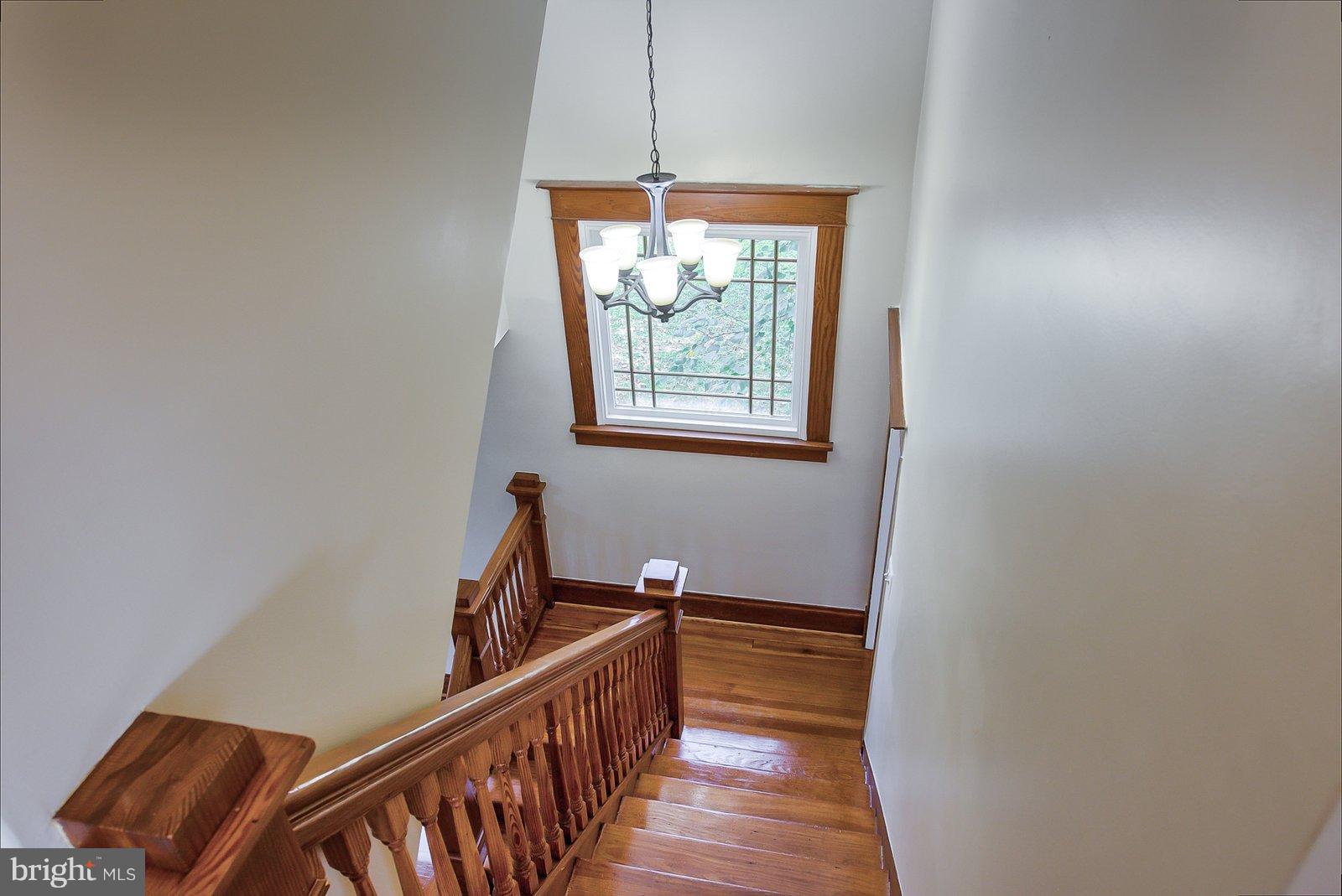 21521 Peach Tree Road Dickerson, MD 20842 - Photo 14 of 30 Detailed trim work throughout
