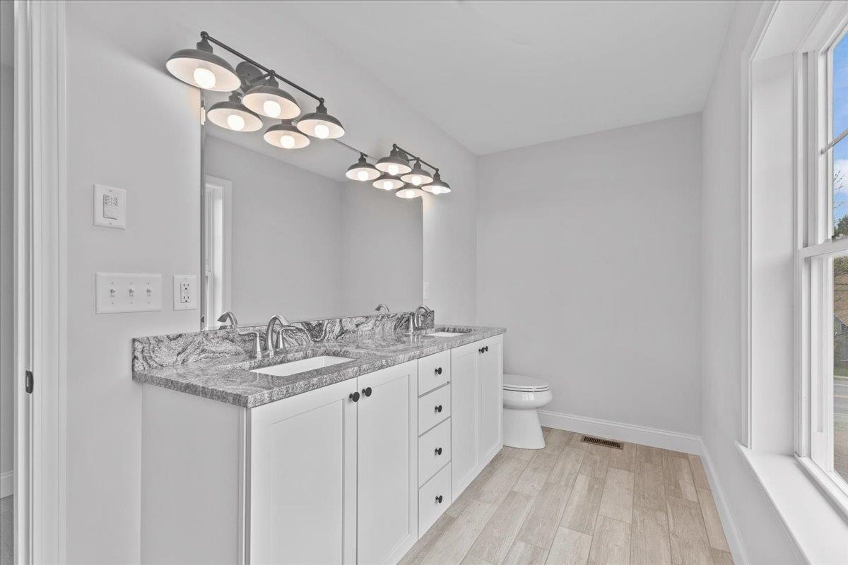 18 Walters Way Colchester, VT 05446 - Photo 15 of 28