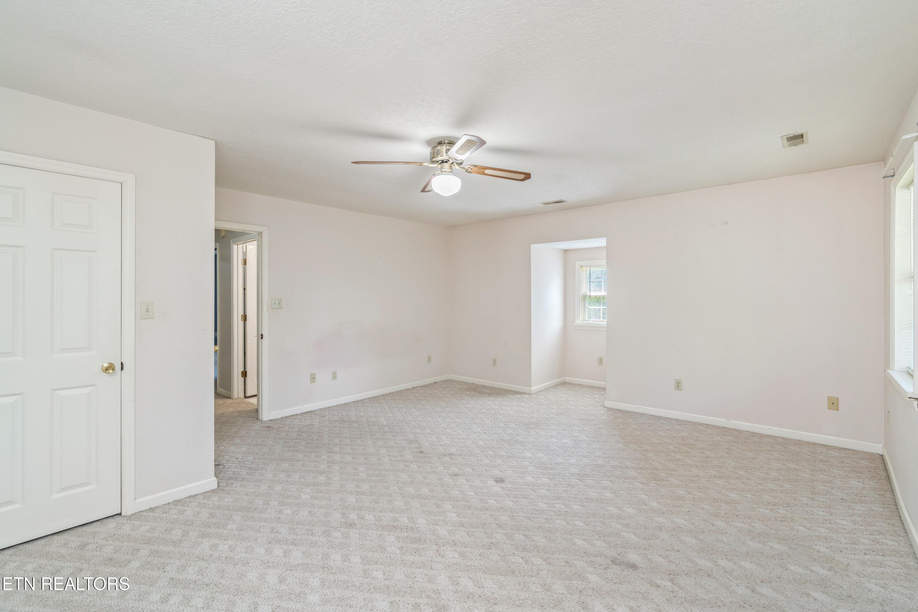 319 De Armond Road Kingston, TN 37763 - Photo 18 of 40 319 De Armond Rd-27