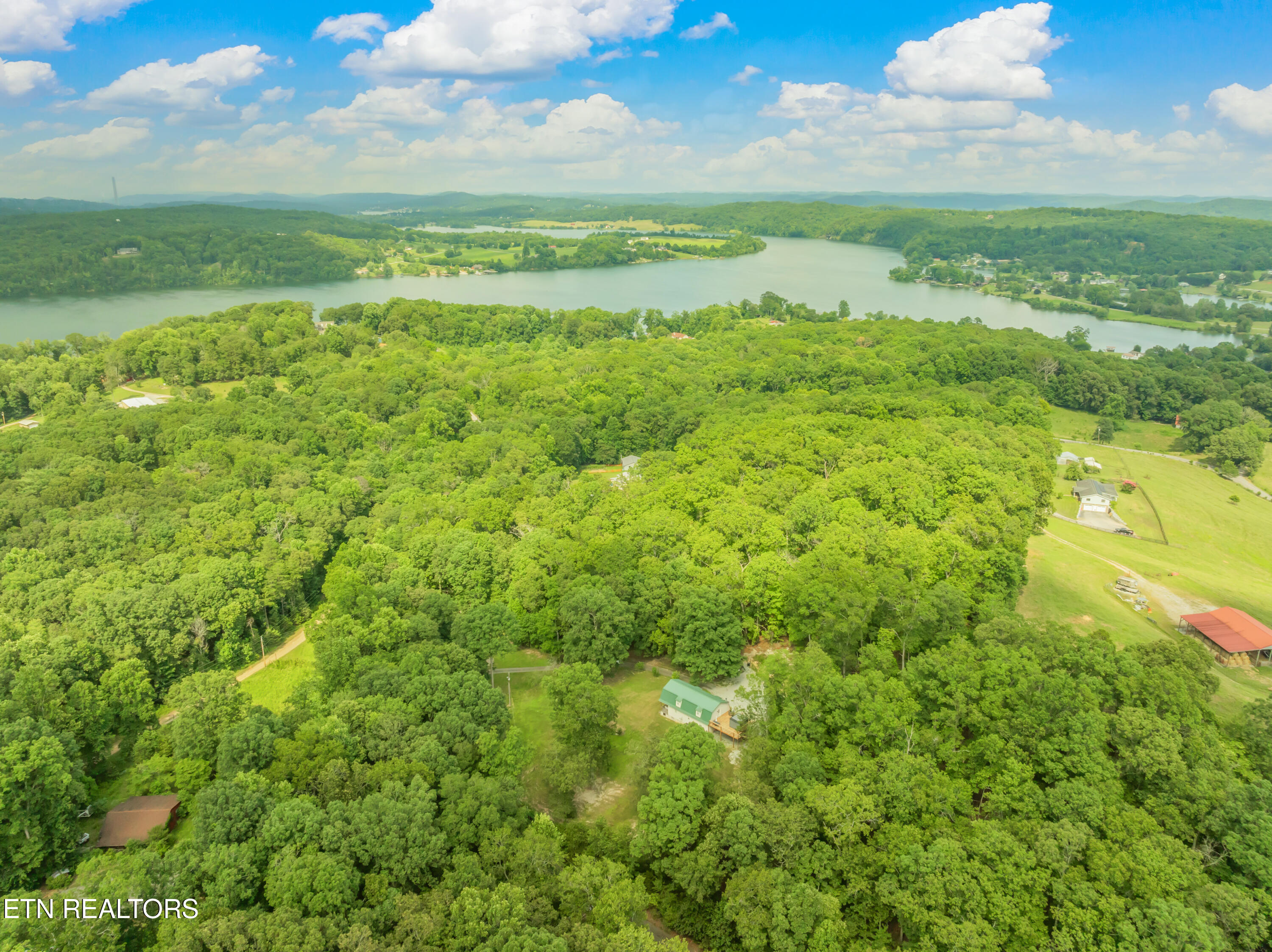 319 De Armond Road Kingston, TN 37763 - Photo 21 of 40 319 De Armond Rd-55