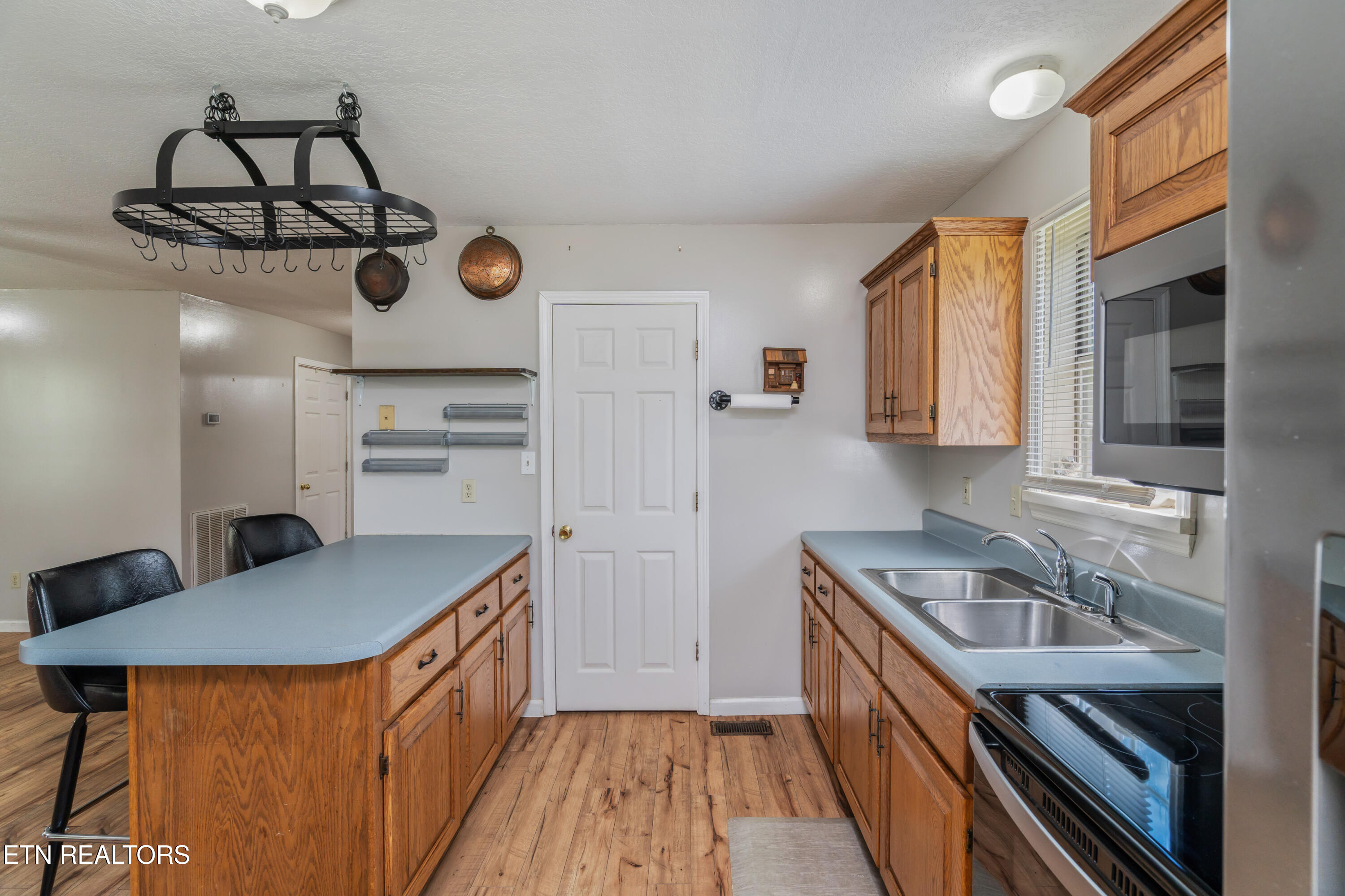 319 De Armond Road Kingston, TN 37763 - Photo 5 of 40 319 De Armond Rd-15