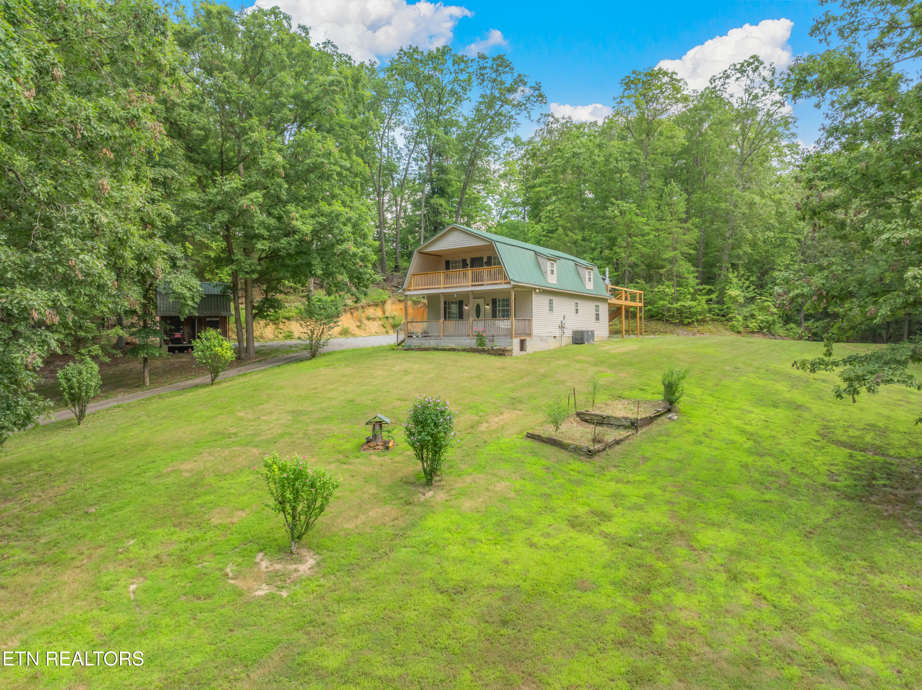 319 De Armond Road Kingston, TN 37763 - Photo 7 of 40 319 De Armond Rd-60
