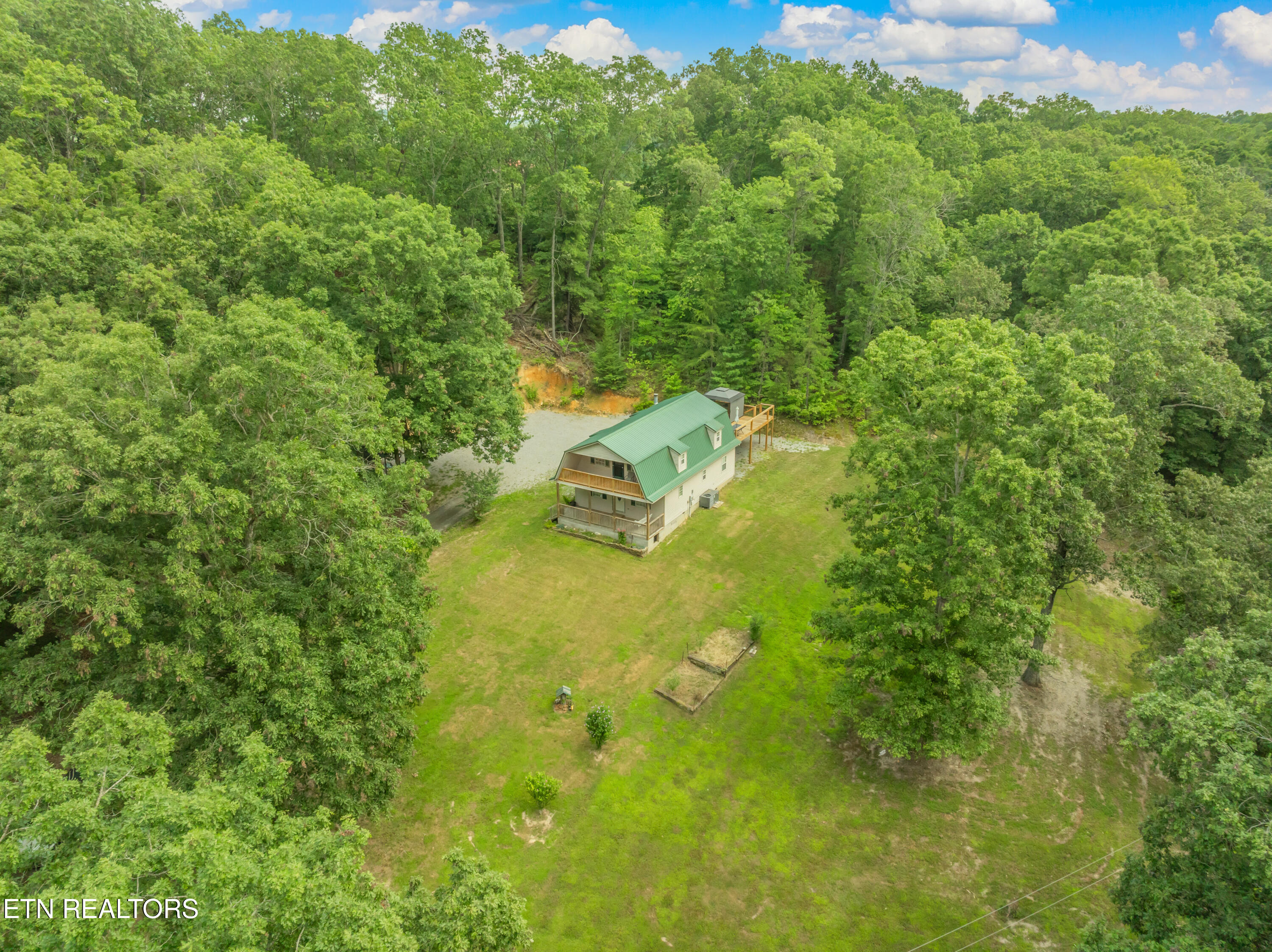319 De Armond Road Kingston, TN 37763 - Photo 8 of 40 319 De Armond Rd-59