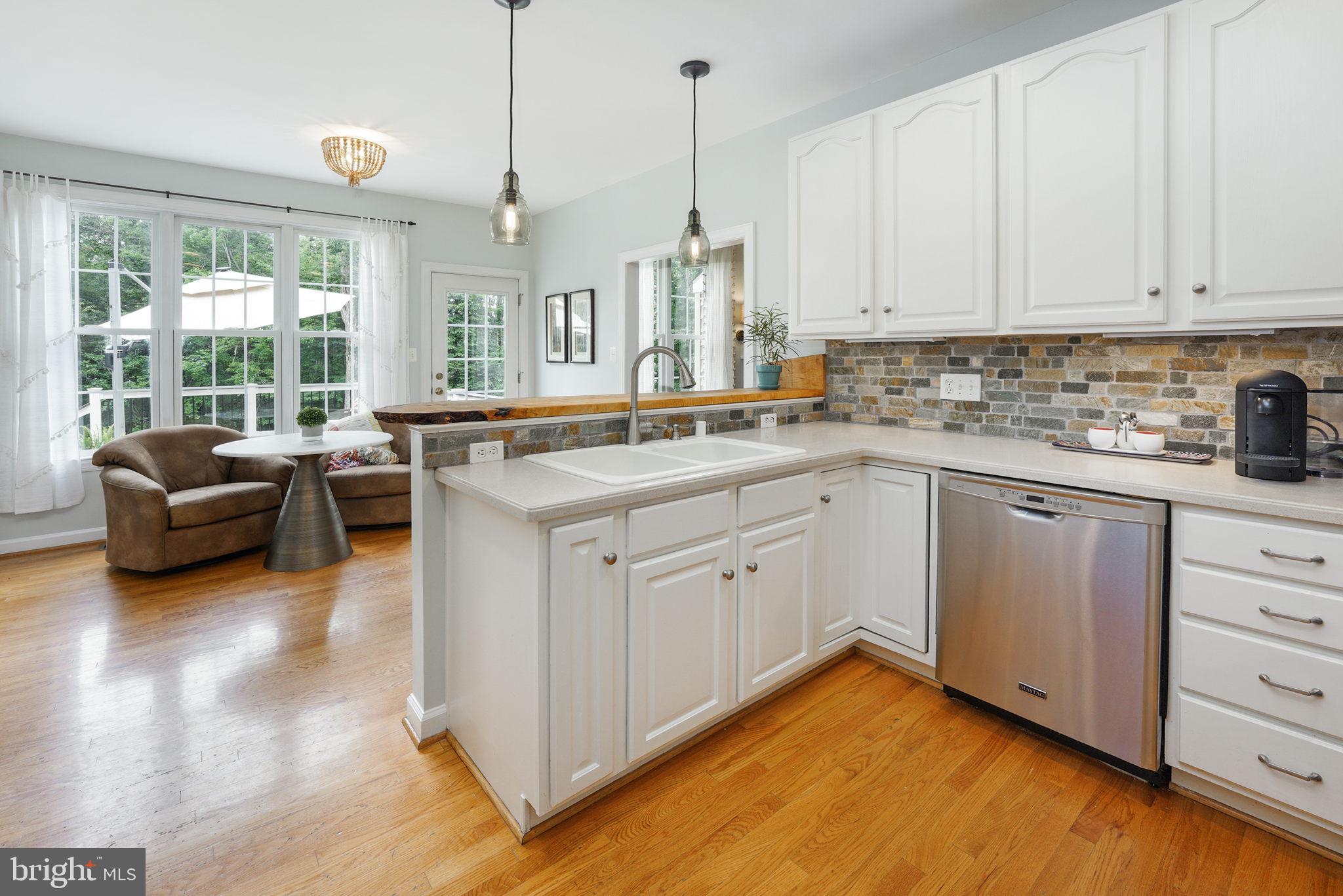 7163 Pine Ridge Road Marshall, VA 20115 - Photo 20 of 66 Kitchen Opens to Breakfast Room/Deck