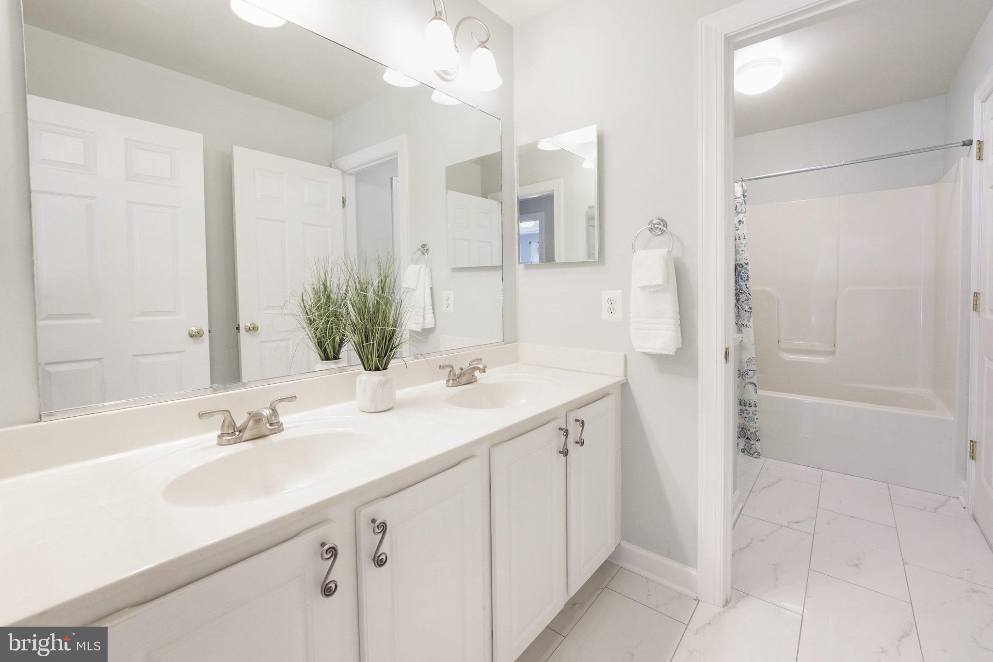 7163 Pine Ridge Road Marshall, VA 20115 - Photo 49 of 66 Upper Level 2nd Full Bath w/Upgraded Tile Flooring