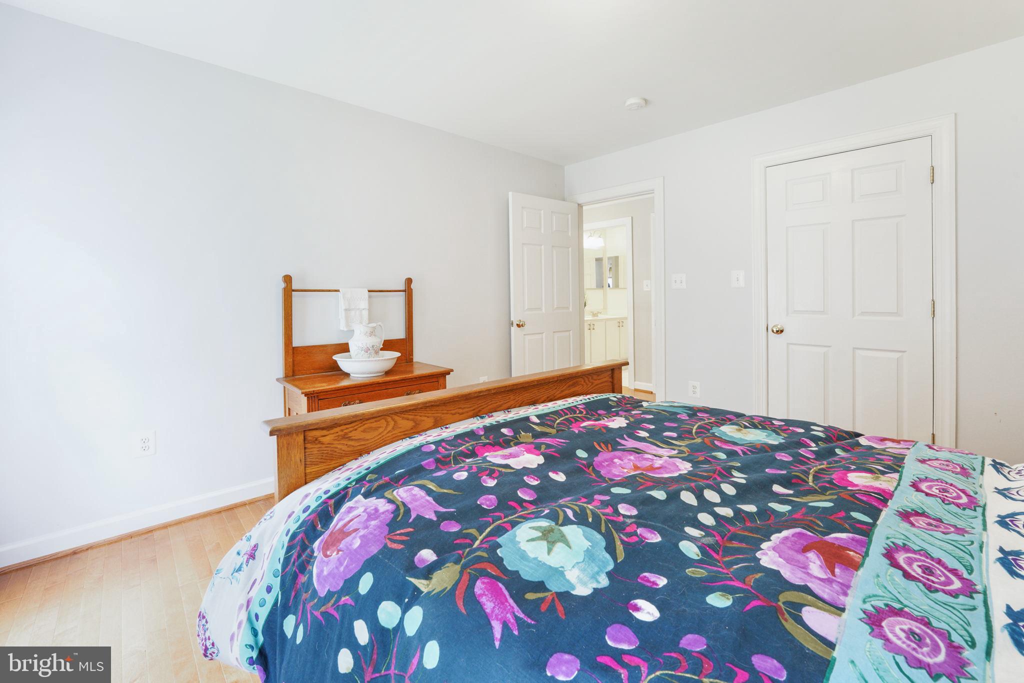 7163 Pine Ridge Road Marshall, VA 20115 - Photo 52 of 66 Bedroom 5 with Walk-In Closet