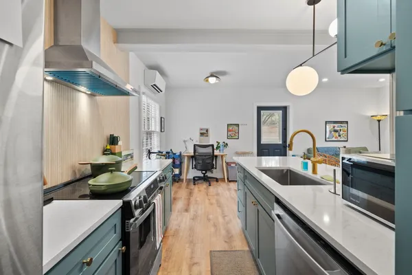$2,500 | 2808 Jefferson Street, Austin, TX 78703