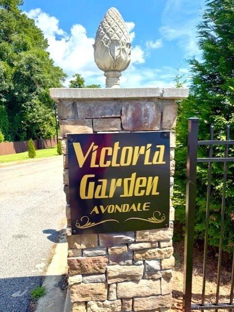 3360 Sarah Trail, Unit 1 Decatur, GA 30032 - Photo 38 of 41 a sign on the side of a building